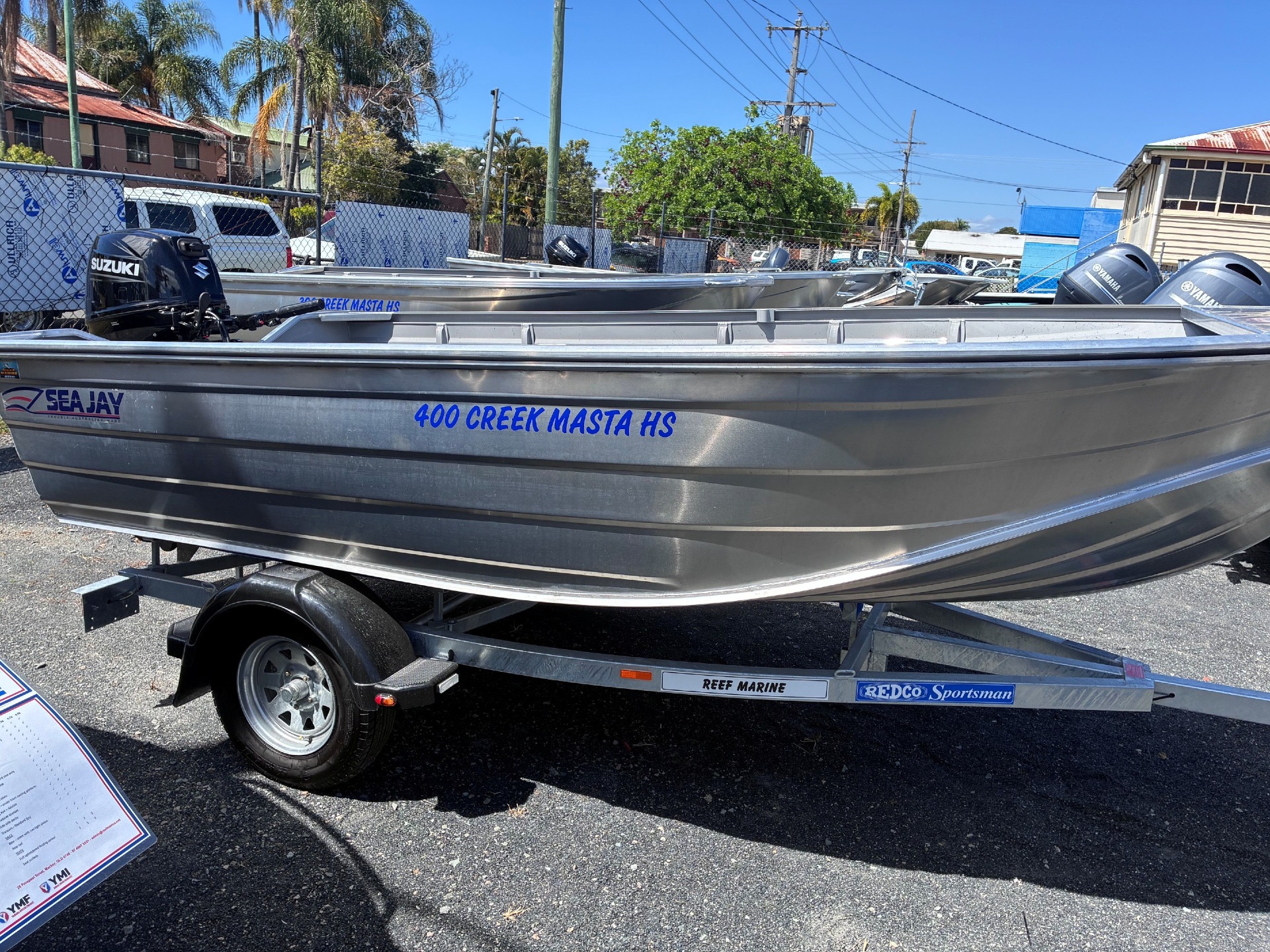 400 Creek Masta HS - Side View